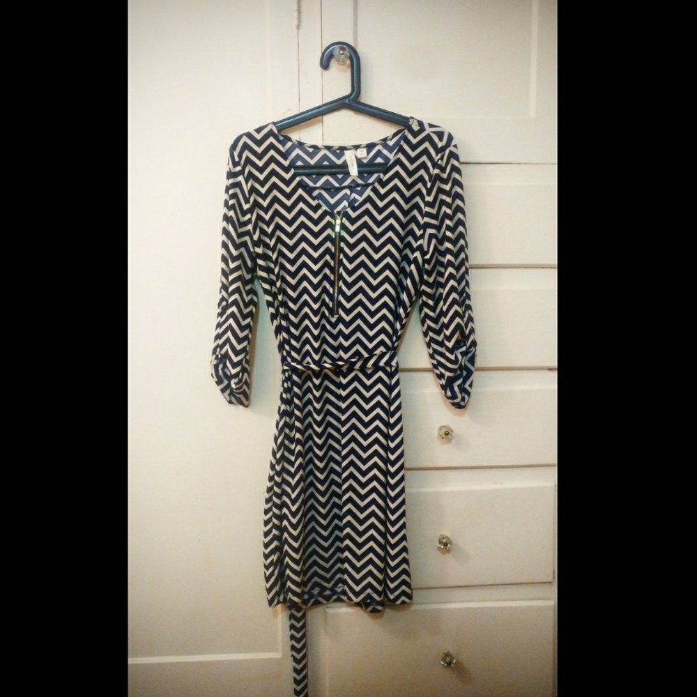 Knee Length, 3 Quarter Length Sleeve Dress